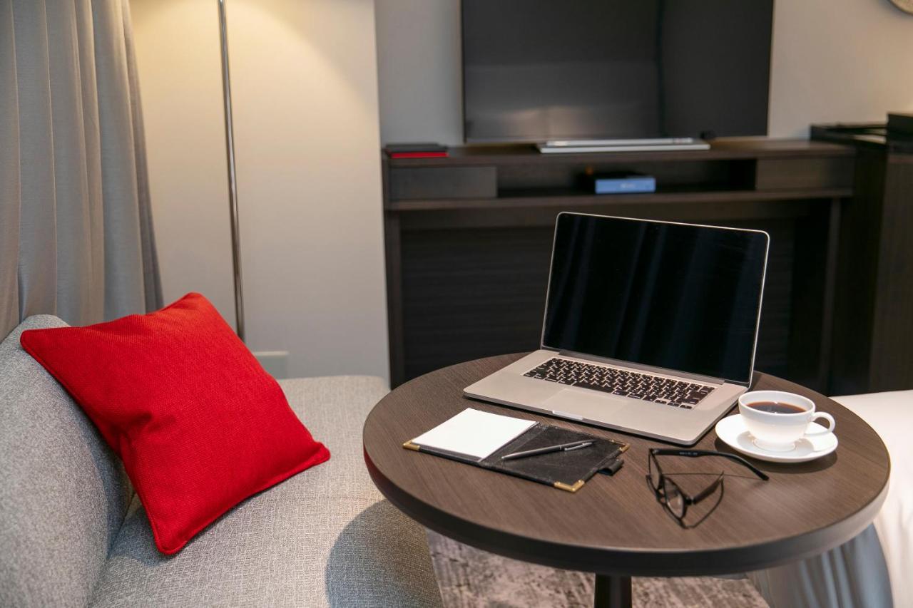 Nagoya Tokyu Hotel Kültér fotó A laptop on a table