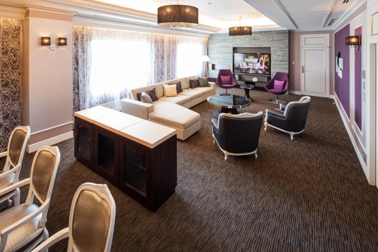 Nagoya Tokyu Hotel Kültér fotó The 2012 renovation of the 10,000-square-foot (930 m2) Presidential Suite at the Fairmont Olympic Hotel in Seattle, Washington, United States.